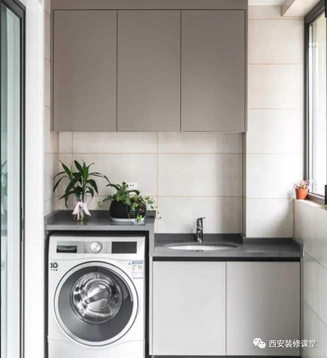 阳台柜,能接受上下不同色不?