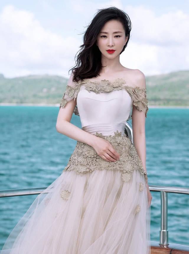 林静|“最美空姐”17岁转型演员，出道19年零绯闻，如今40岁依旧单身！