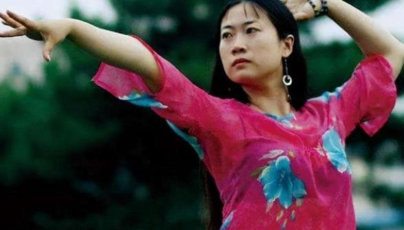 章泽天|盘点7位初代网红现状：有人身家过亿，有人宁死不回国