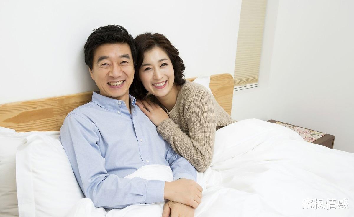 晓枫情感|让他们告诉你，中年夫妻，到底谁更离不开对方？