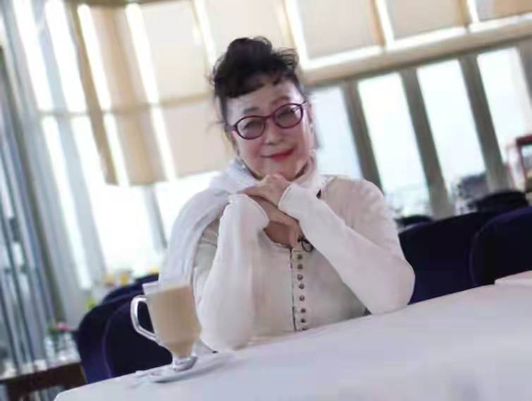 梅超风|83版“梅超风”罕见现身，71岁的她，现实处境令人同情