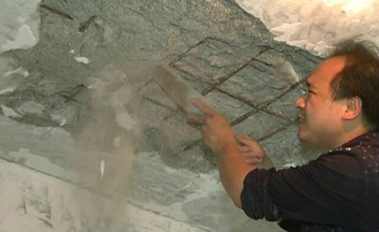 新房装修,想拆客厅墙打通阳台,老师傅却说太缺德一口回绝了!