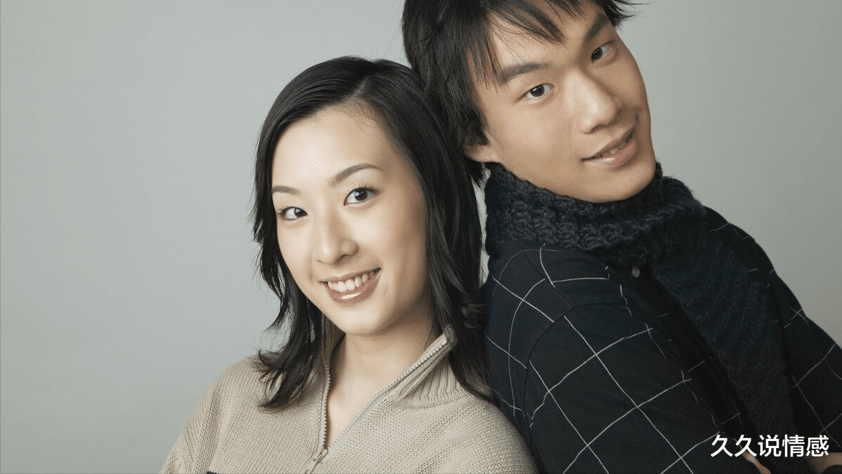 久久说情感 凤凰男要求AA制,多年后却向妻子求助,妻子回应:我有钱,但不帮