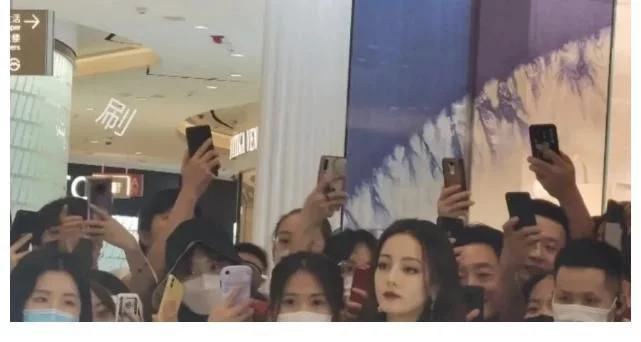 宋茜|七鹤大人终于忍不住了。当他摘下口罩时,网友: 我没看错吧?