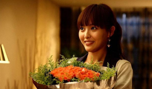 夏家三千金|《夏家三千金》这剧有毒！男女配角都火，唯独女主，被迫退圈