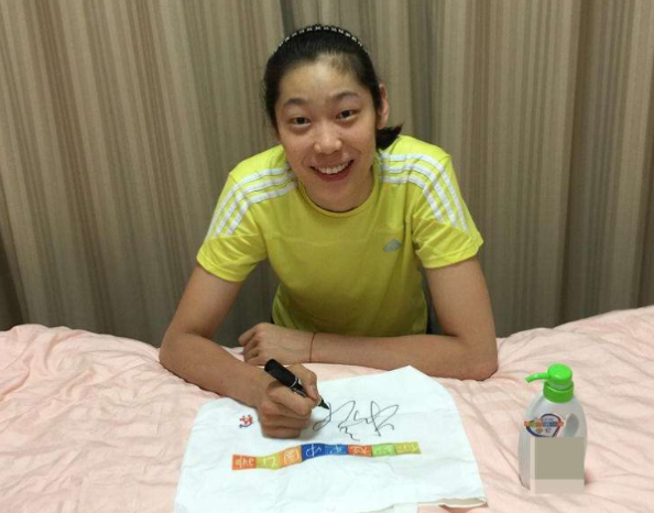 十万个家居为什么|参观朱婷如今住的豪宅,坐落乡村气派豪华,她的努力终于获得回报