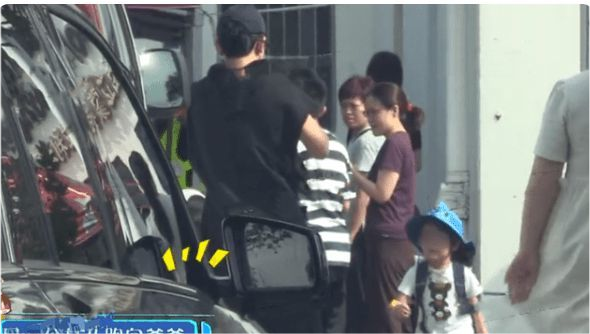 衬衫|谢娜产后一家四口首度同框!她穿连衣裙显虎背熊腰,女儿罕见曝光