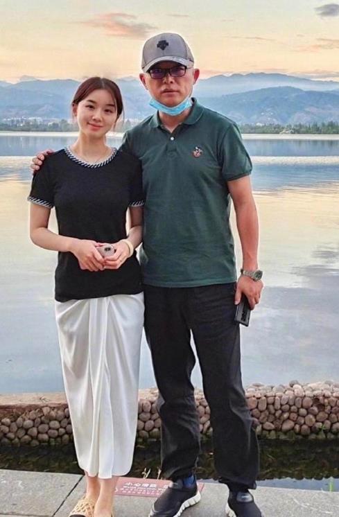 孟非|孟非出人头地后：母亲留着泪说到，李雪是个好孩子，你不能辜负她