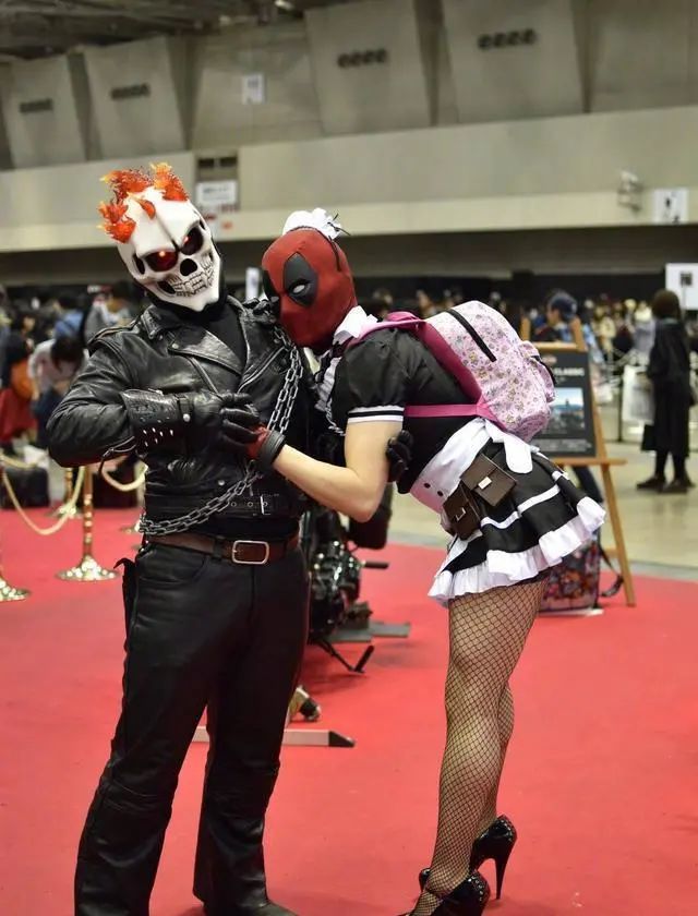 死侍|谁能拒绝一个女仆版的死侍呢？