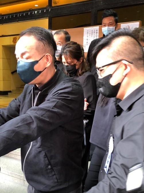 吴孟达|吴孟达生前罕见和太太聚餐照曝光，侯珊燕素颜出镜，气质绝佳