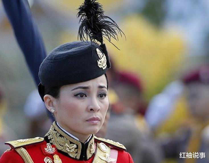 诗妮娜|泰王度假海报藏玄机，诗妮娜主仆缔结联盟，苏提达翻盘机会渺茫