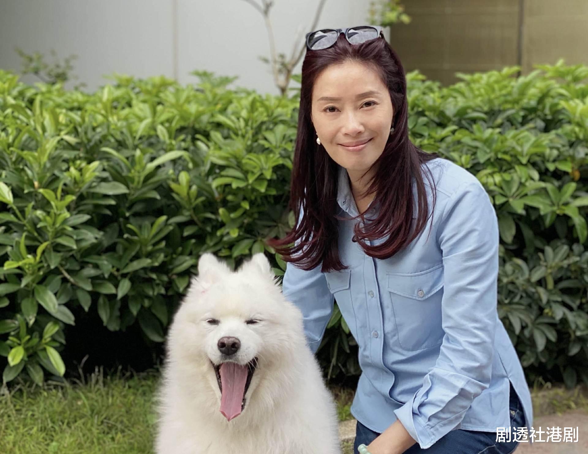 TVB|恭喜！48岁香港著名模特再婚嫁TVB主席，婚后罕见露面，手上鸽子蛋大婚戒抢镜