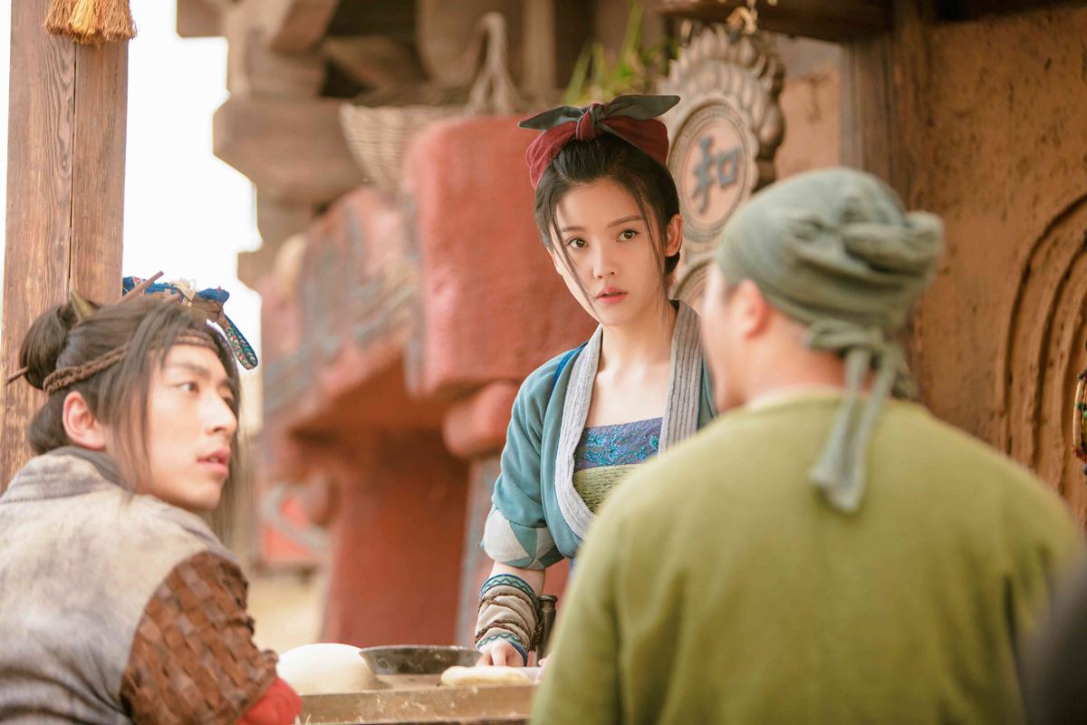 白客|8年前靠“面瘫式演技”走红，随后销声匿迹，今卷土重来走上巅峰