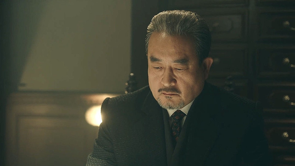 前行者|《前行者》最可怜的人曝光，被女儿坑了4次，身边的人都是特务