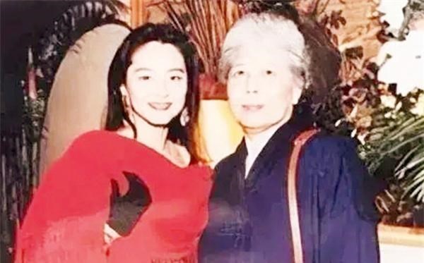 林青霞|农村教师突然得知，亲生妹妹是林青霞，相认后却不要对方一分钱