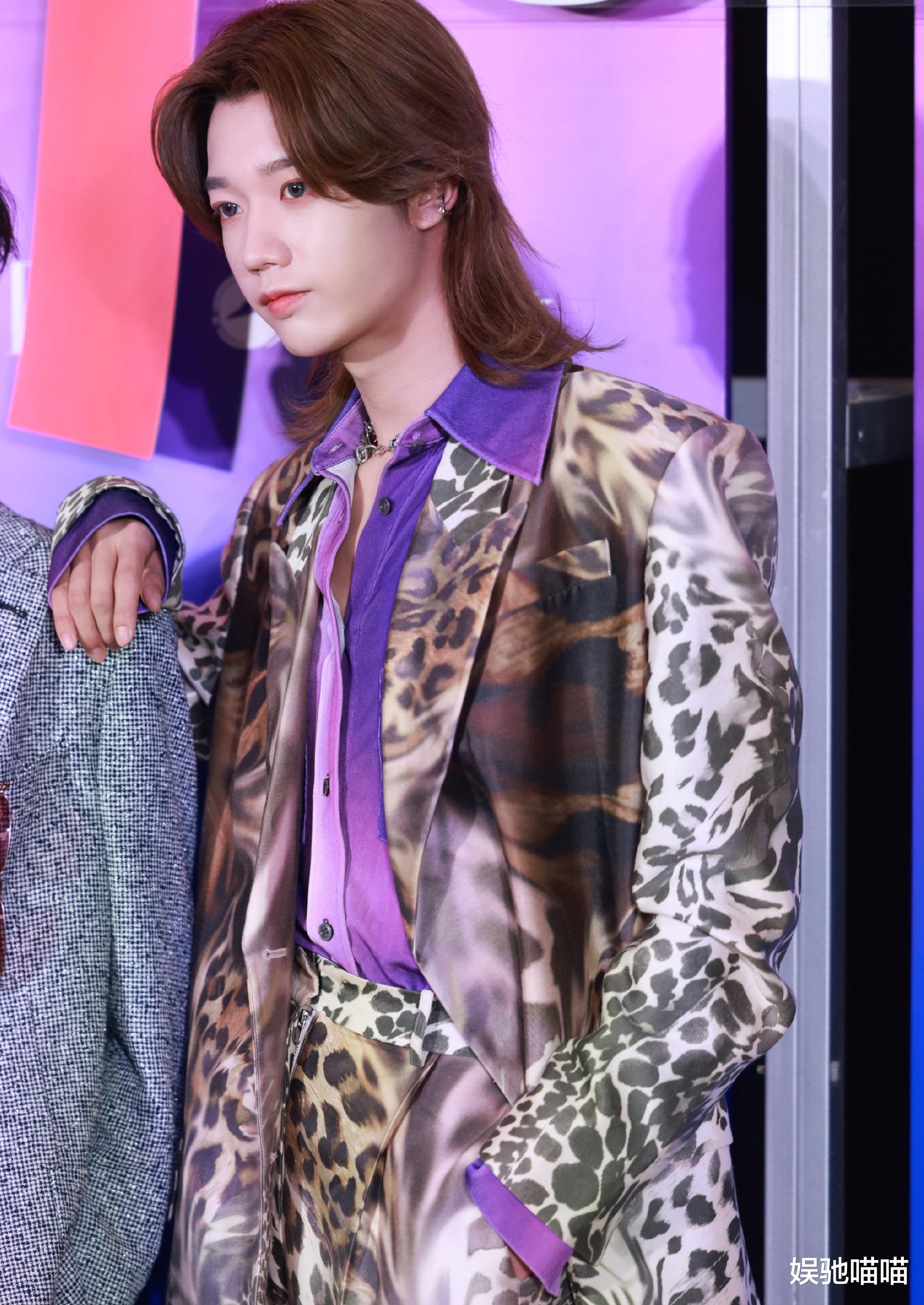 孙亦航|青3九强红毯土掉渣：孙亦航探险装，唐九洲豹纹，罗一舟运动服