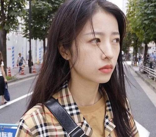 周雨彤|杨紫: 我卸妆了，周雨彤: 我也卸妆了，宋伊人: 麻烦让开