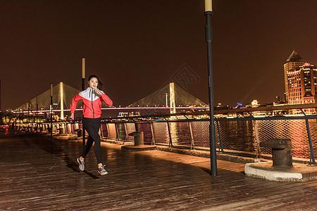 铠甲护士|45岁成都一男子,每晚坚持夜跑5公里,3年后,身体有哪些变化?