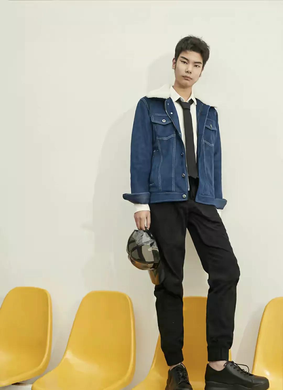 发际线|发际线男孩小吴，一年多没见，模样大变，看起来他过的不错