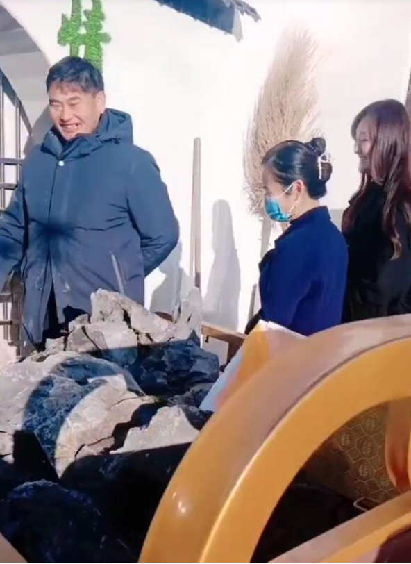 王一博|陈亚男复出直播带货，获大批粉丝支持，疑似买水军控评