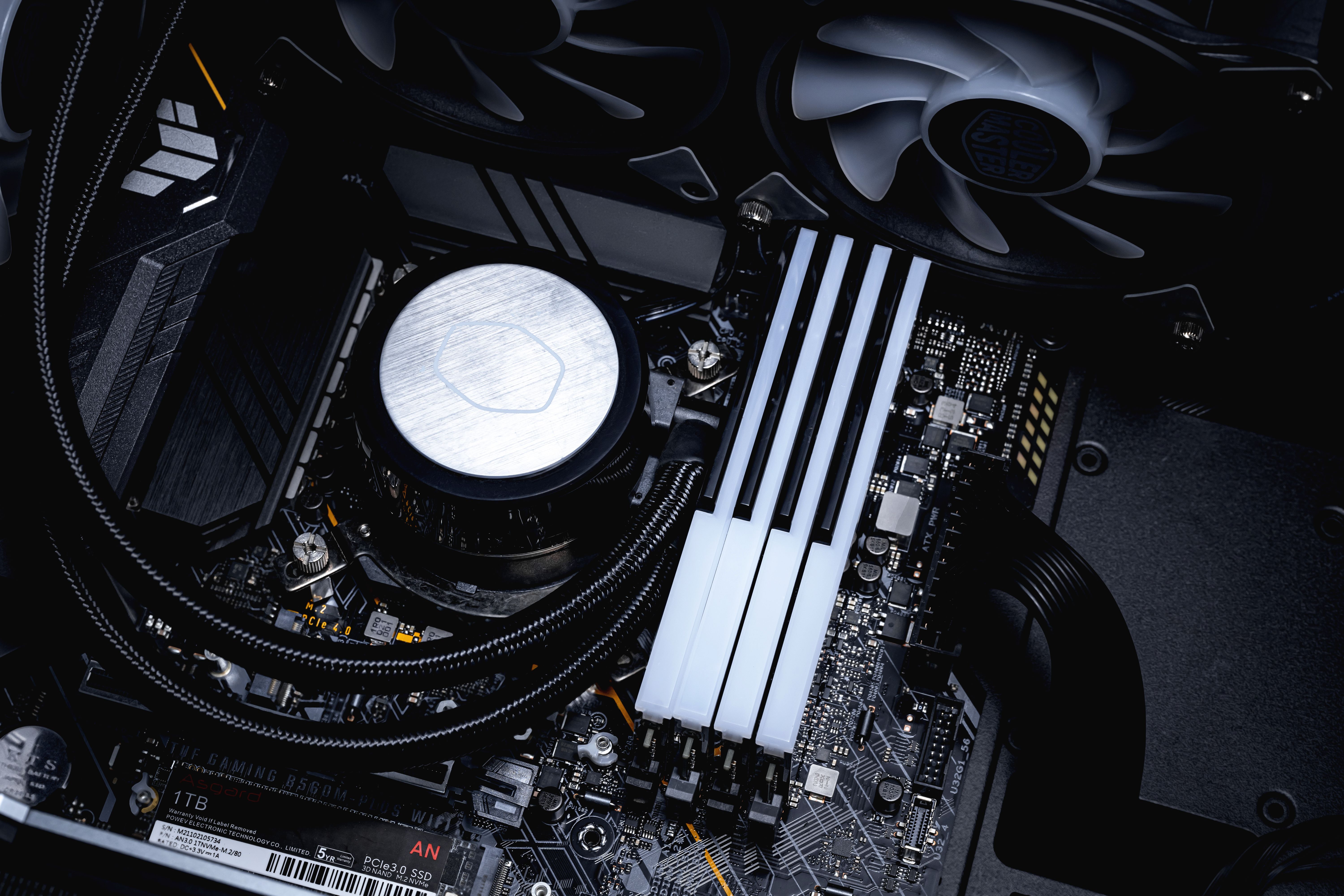 内存条|高频率内存大降价，DDR4 3600与4000频率600元就能买到