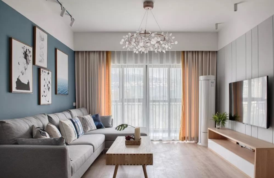 非非说装修|客厅里大电视，大沙发的购买，和传统的摆放确实利用率比较低