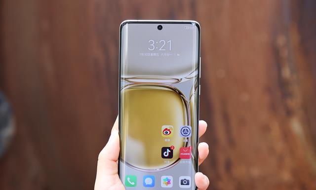 奶球妈咪聊|华为P50 Pro首批消费者陆续收货，98%好评率出炉，差评很“现实”