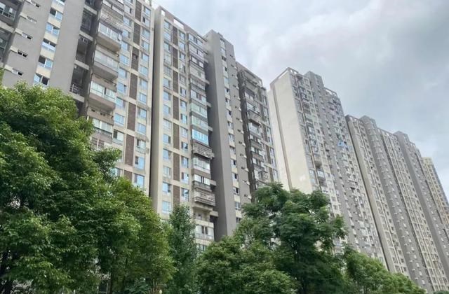 都市圈|关注：长沙这个小区不涨反跌，有业主猛降30多万卖房？
