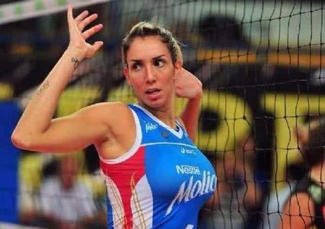 塔伊萨|巴西女排球员塔伊萨为何宁愿退出国家队也不取胸部假体？