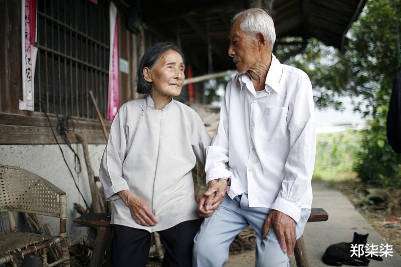 郑柒柒|人越老，为啥越想找个伴？78岁的外婆，给了我答案