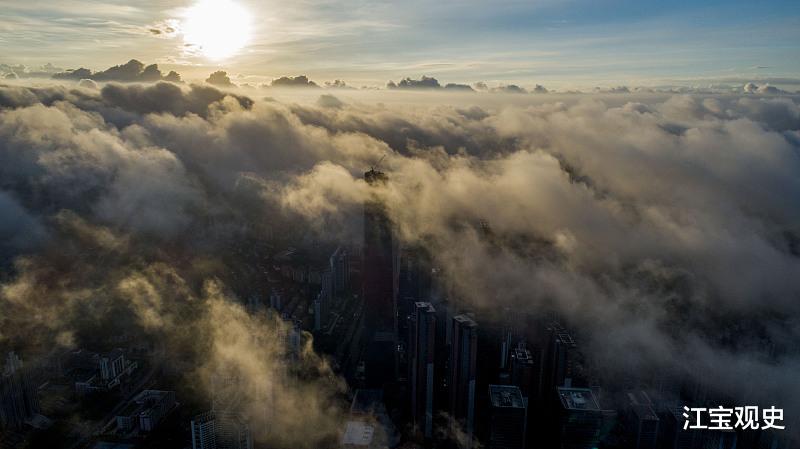 人类是巨人的半成品?还是外星人的实验品?