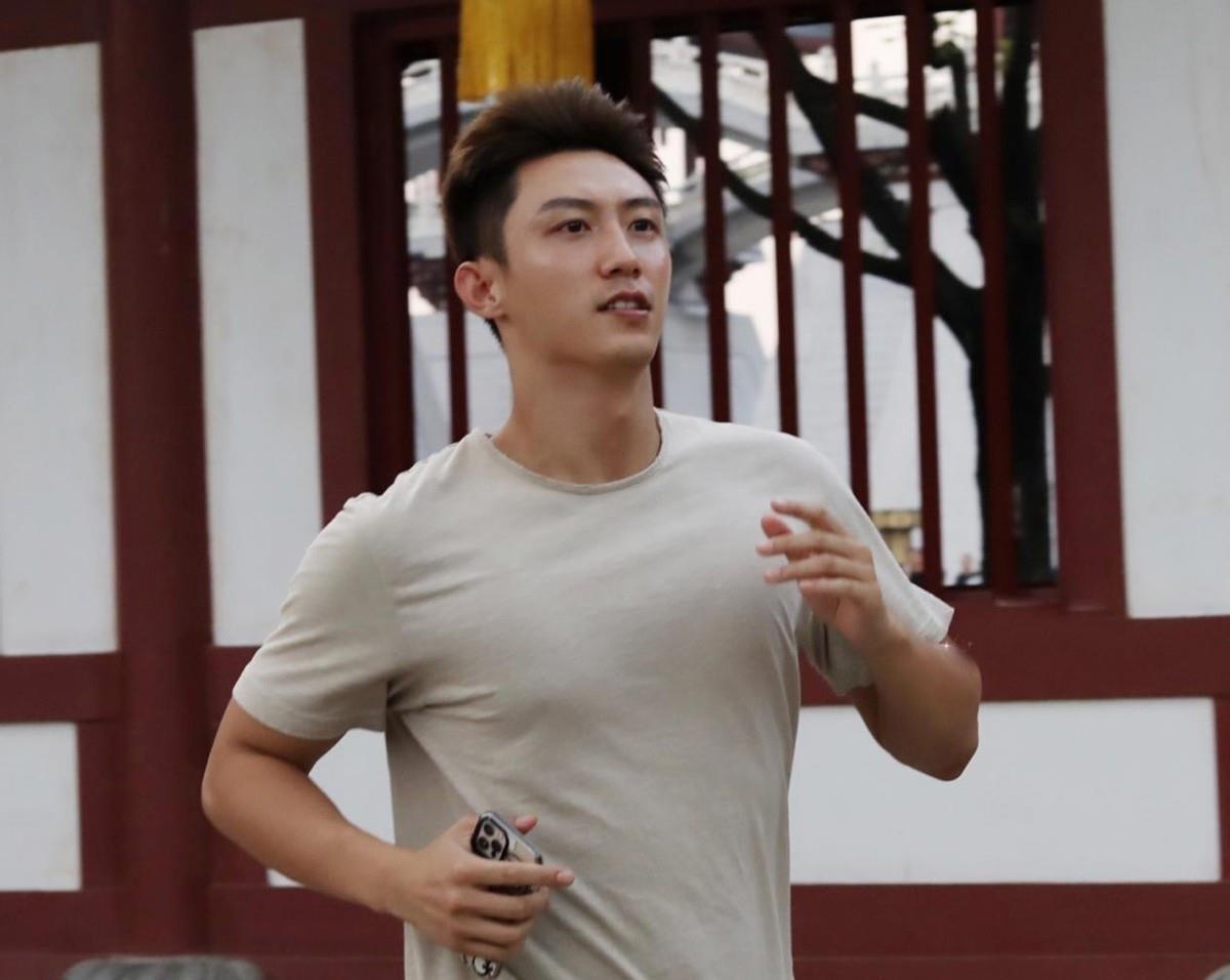 黄景瑜|黄景瑜携新剧重磅来袭，重现“李飞”形象，老戏骨实力助阵