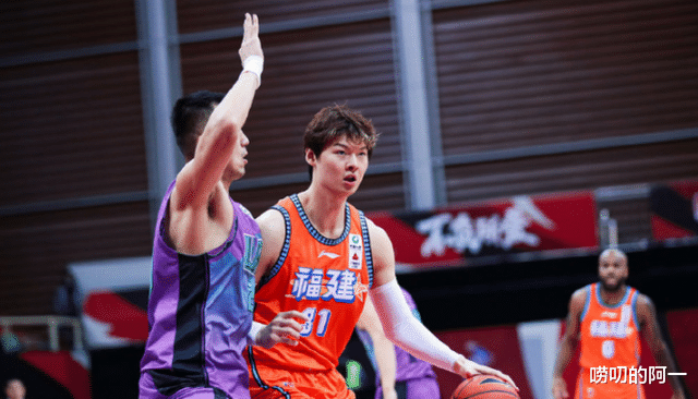 王哲林|曝上海隊已無限接近得到王哲林，去年曾用2億元向福建隊求購