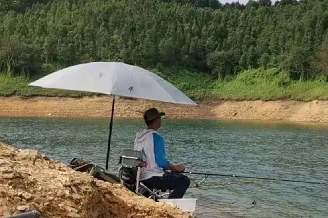 奔赴那山海|怪不得钓一次就不想用,热天用这种青鱼钓法,不断竿只是运气好