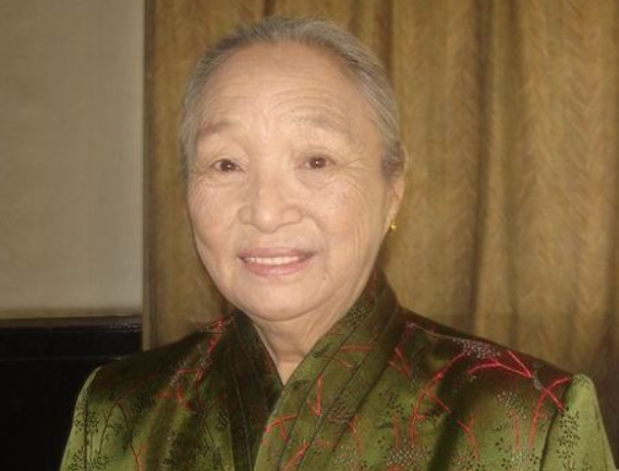 柏青|国家一级演员柏青：76岁时因病去世千人送别，孙子更是国人的骄傲