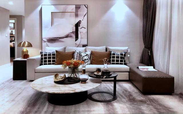 180㎡现代时尚,中性色的空间,暗橙色点缀,带来稳重端庄的氛围