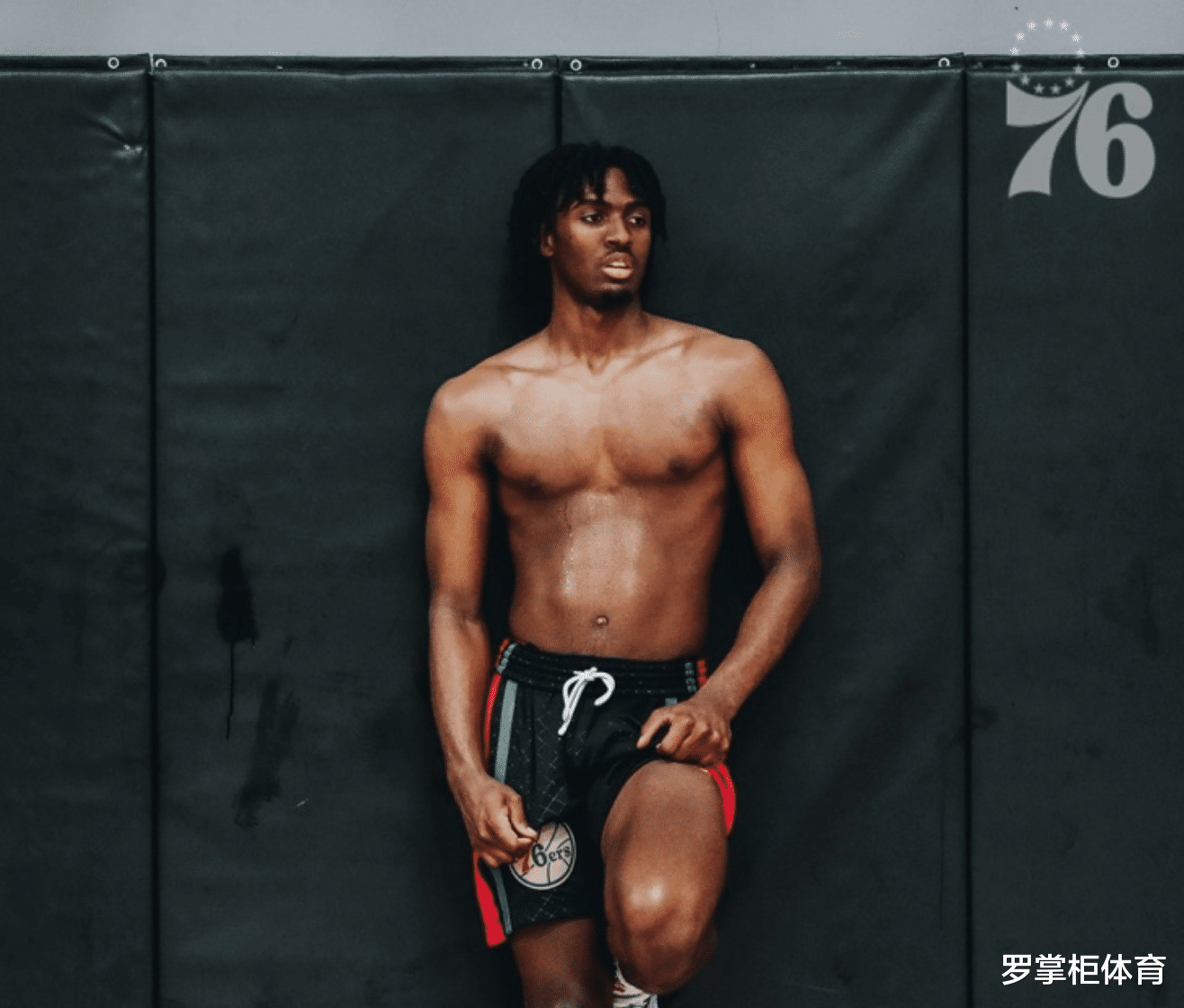 驾驶 费城捡到宝了！西蒙斯闹幺蛾子，39分妖星增重又增肌，或趁机上位