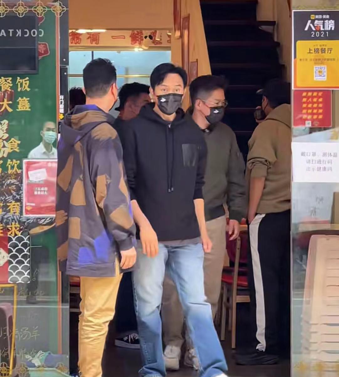 大湾仔的夜|《大湾仔的夜》开播时间定档，哥哥们最新路透，邓翠雯黎耀祥现身