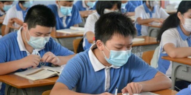 家有二宝育儿|学校暑假托管服务，引来大量反对：把假期还给孩子！