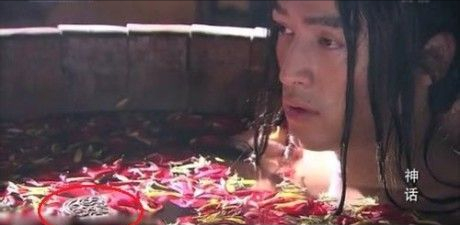 吻戏|演员拍吻戏为何只拍上半身？看到全身镜头后，导演：我不是故意的