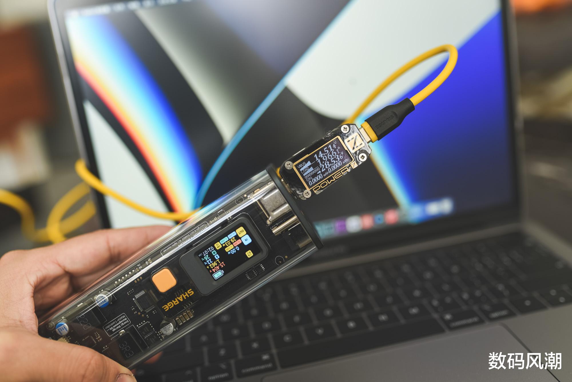 折叠屏|没有数码直男可以拒绝的新玩具，各项拉满的闪极100W超级移动电源