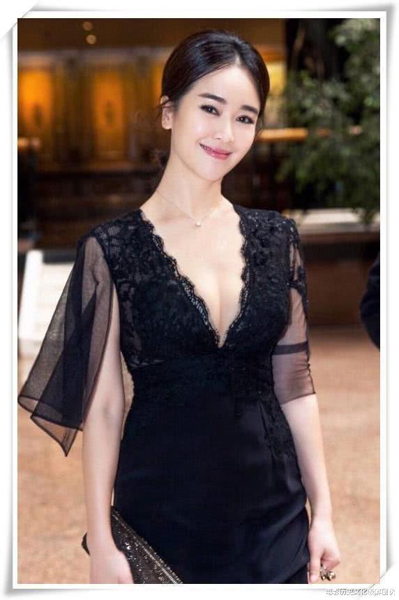 左小青|观众们心中的邻家小妹左小青,岁月都不忍心雕刻她的美