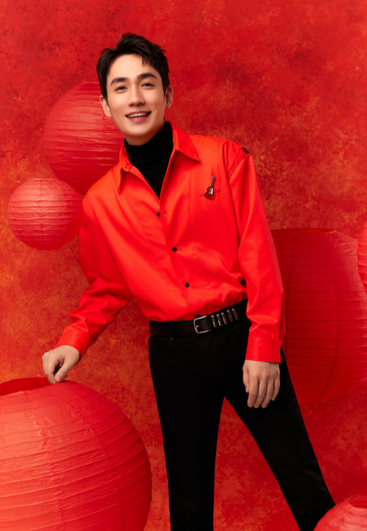 朱一龙|疑似朱一龙孩子正脸照曝光，看正脸后：这一个模子刻出来的吧！