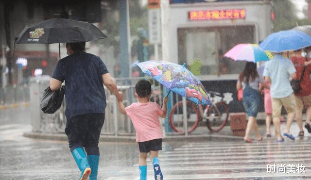 时尚美妆|国产航天级“钛银遮阳伞”来了，出行方便忒高级，还能抗8级风