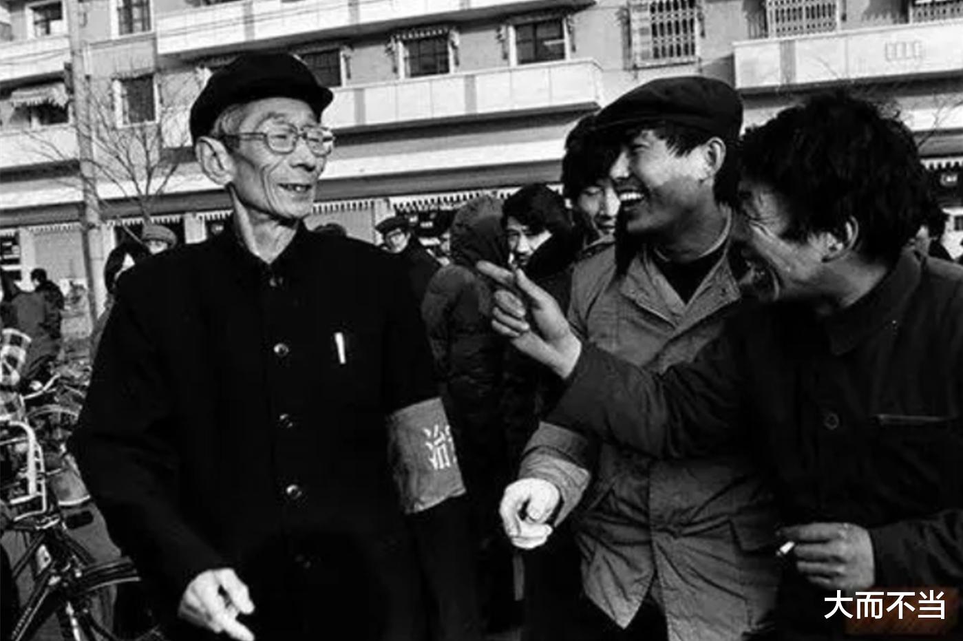 相声|60年代相声艺人工资，4位大师加一块，比不了1个京剧马连良