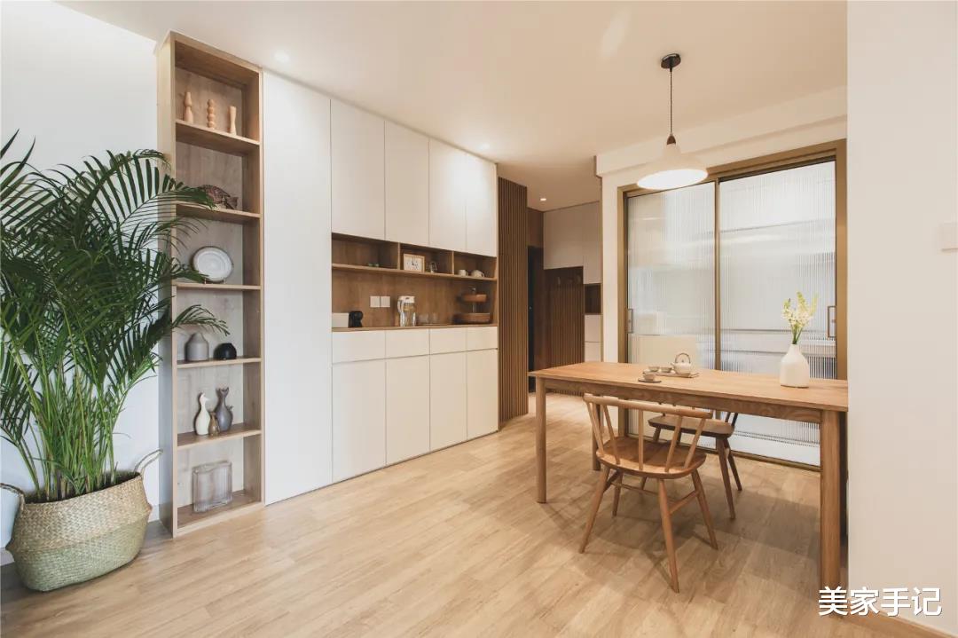 美家手记|深圳夫妇的“穷装”的新房火了,全屋只刷大白墙就很美,太实用了