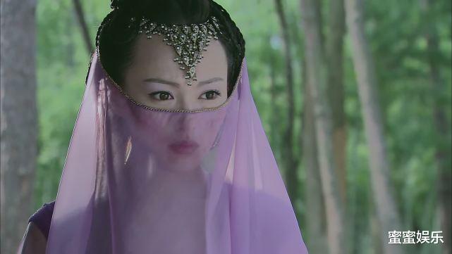 长津湖|差距大！同样身穿紫纱裙揭开面纱，陈小纭和唐嫣的演技大不同