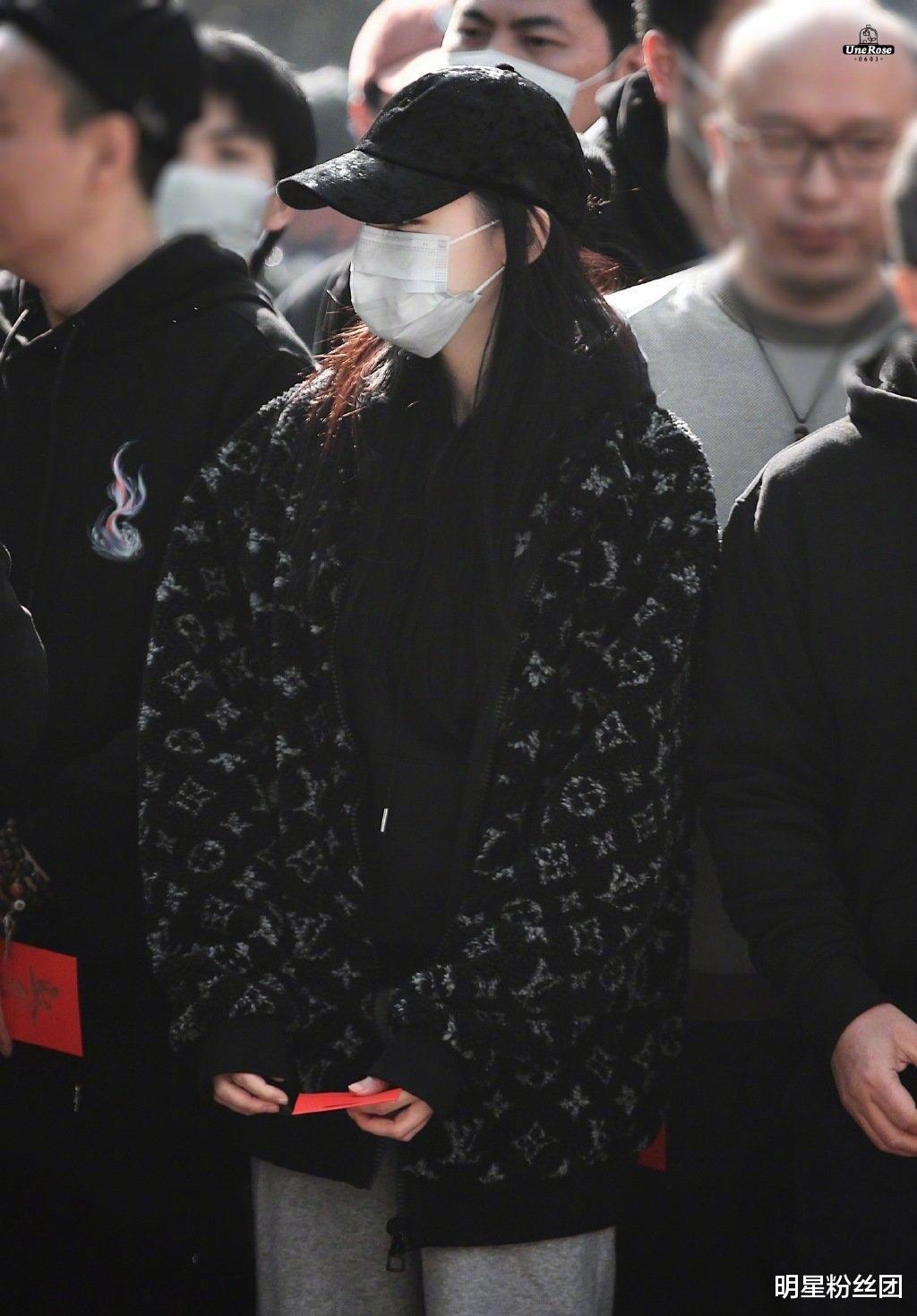 迪丽热巴|迪丽热巴新剧《驭鲛记》完整造型，头饰很吸睛，你喜欢吗？