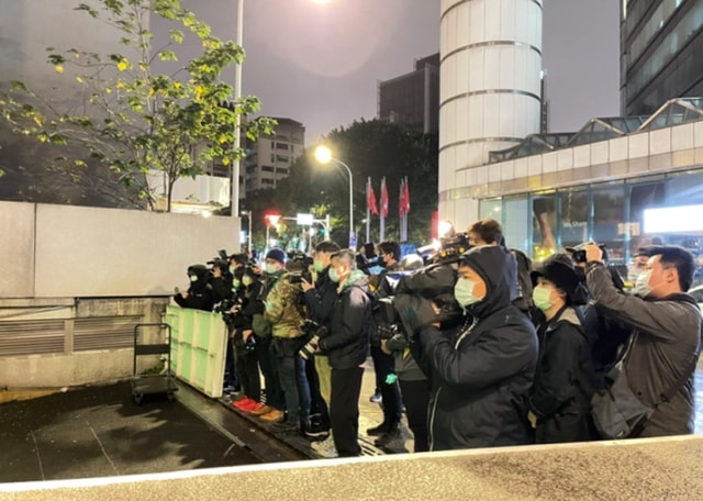 王力宏|台媒曝王力宏已悄悄做完采检无法续住，26日中午前就得退房离开