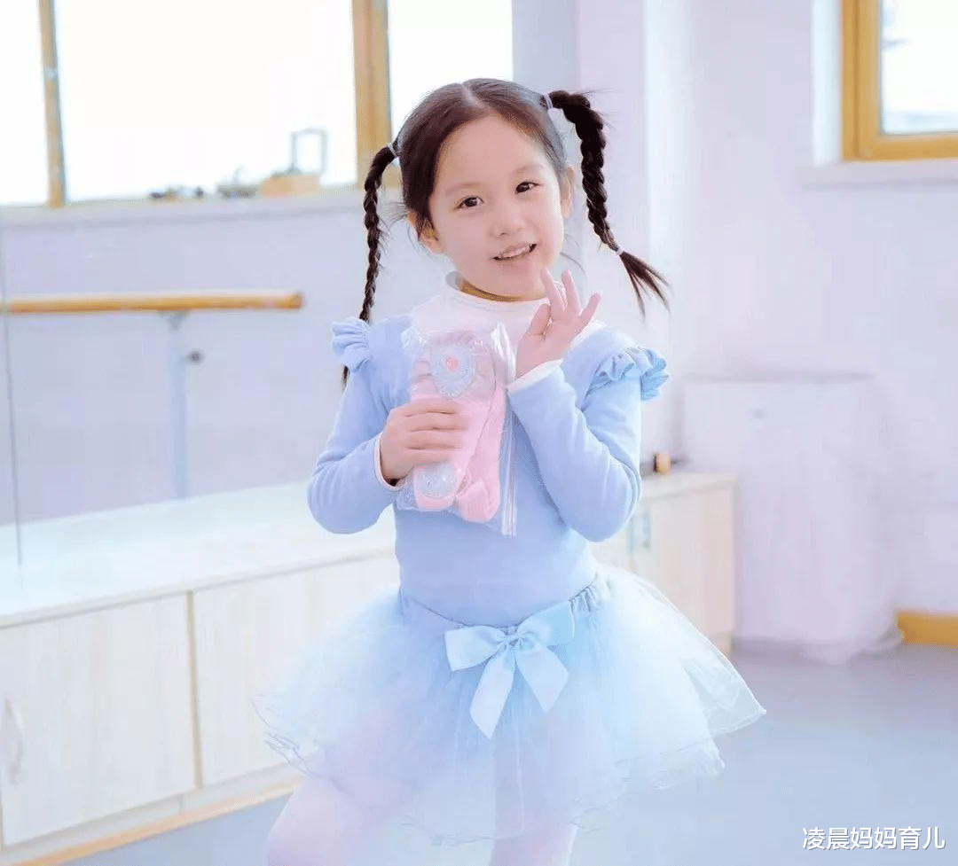 凌晨妈妈育儿|一节兴趣课300，孩子却不想去？不妨试试“三C原则”